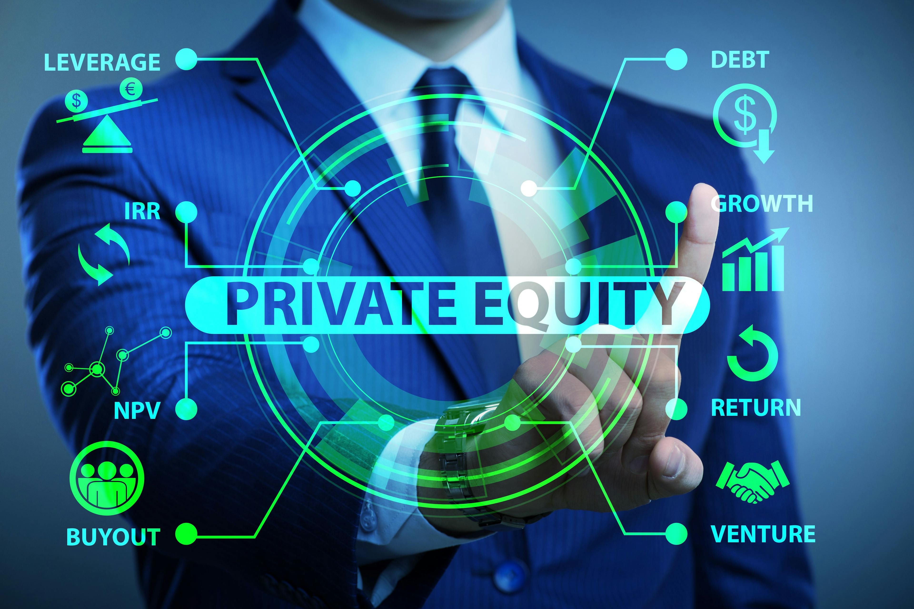 Man pointing at symbols of private equity ©Elnur-stock.adobe.com