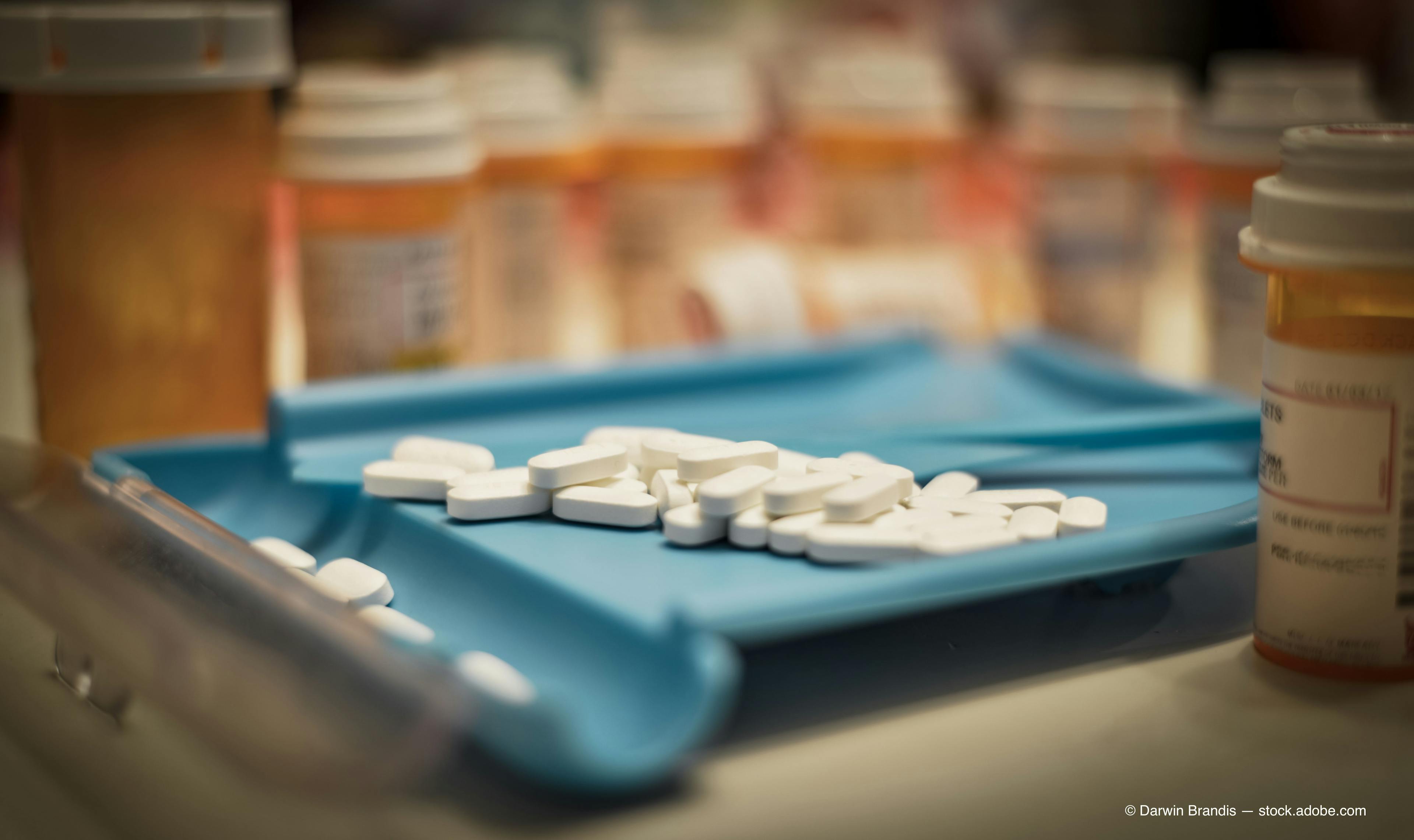 Teens, older adults not getting medications to treat opioid abuse