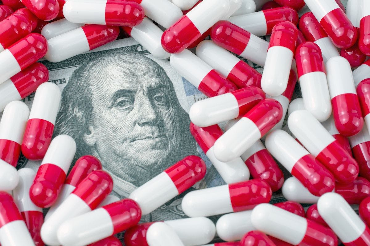 ben franklin with red white pills rx drugs: © SecondSide - stock.adobe.com