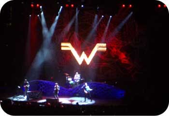 weezer concert with foo fighters