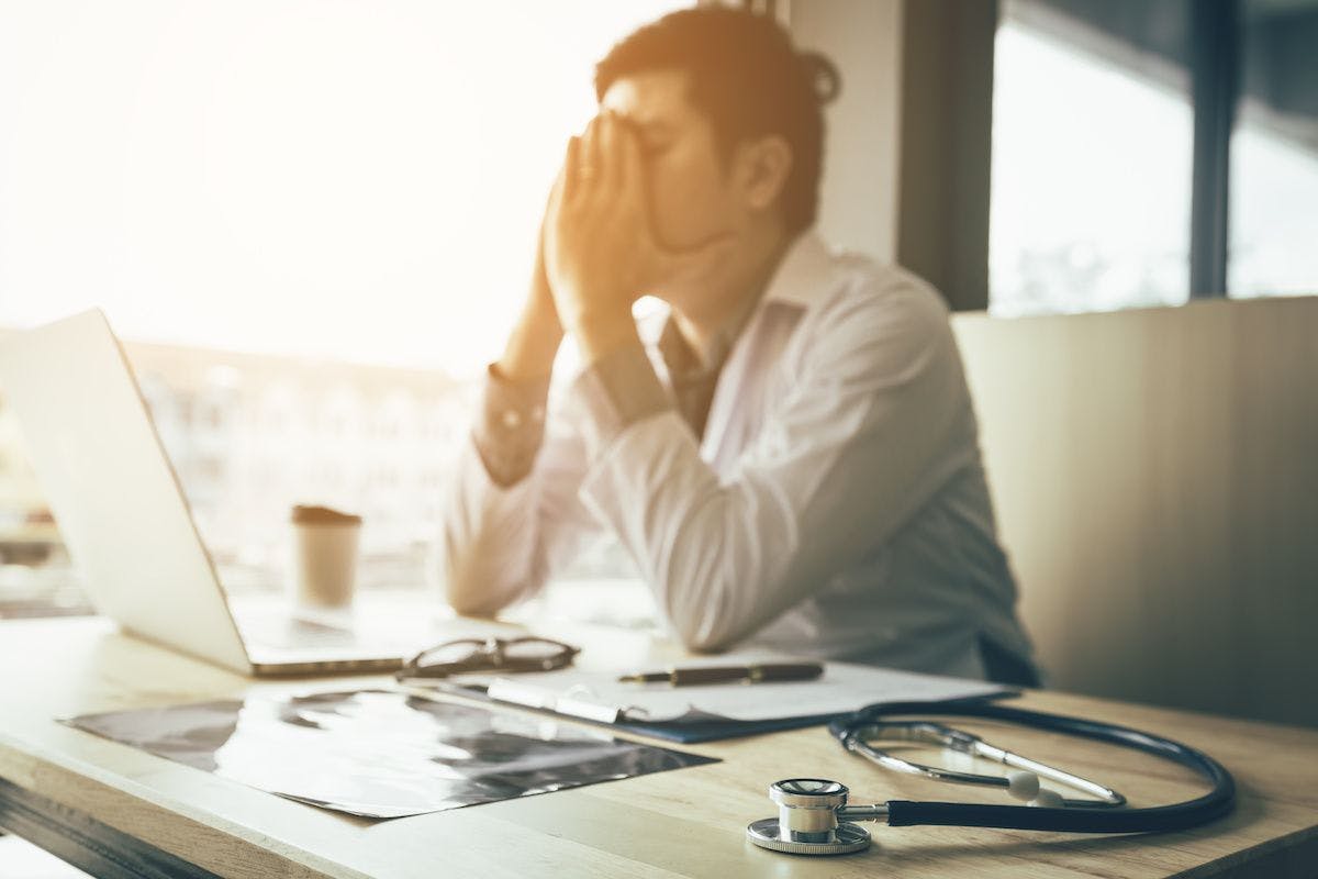 Physician burnout: ©Wutzkoh - stock.adobe.com