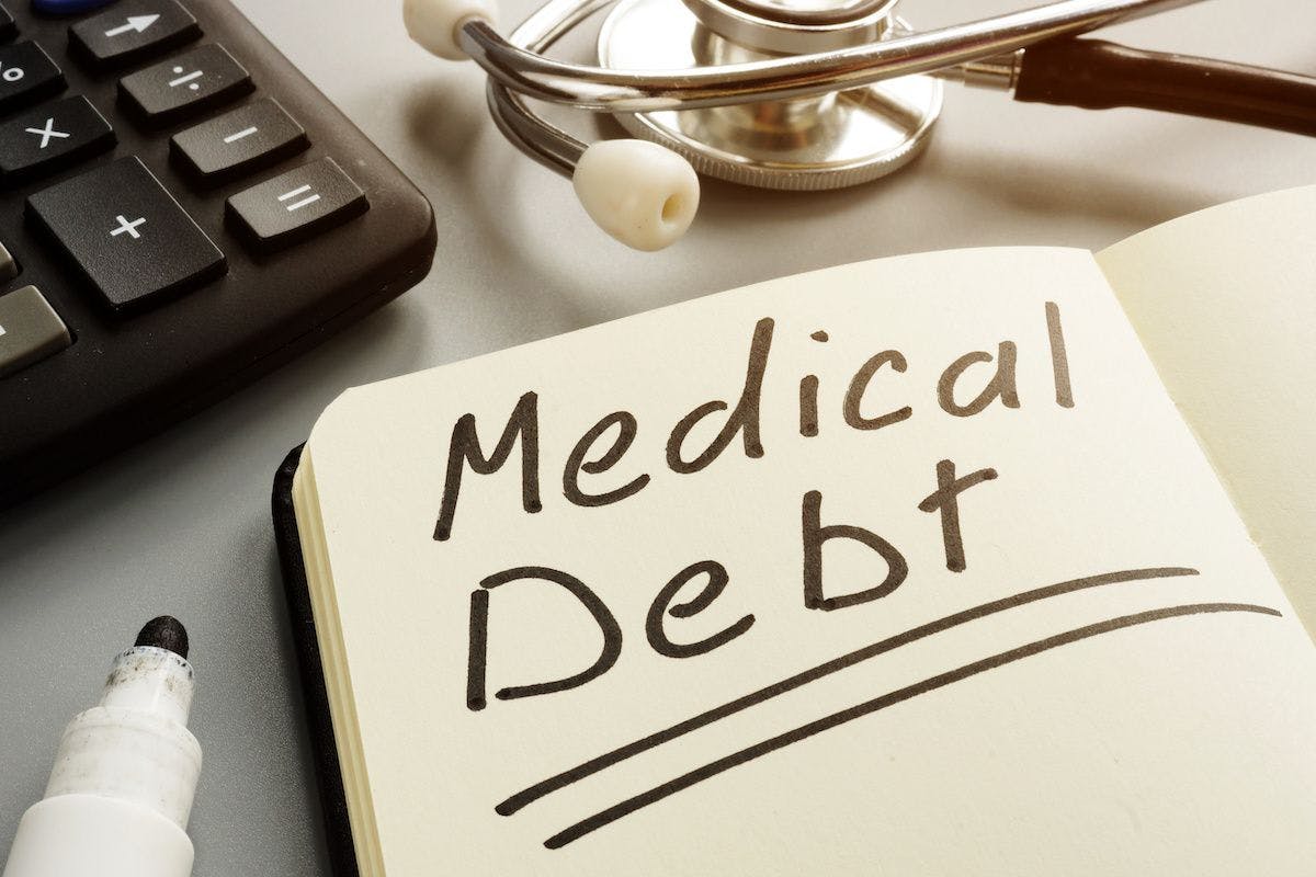 medical debt notebook: © Vitalii Vodolazskyi - stock.adobe.com