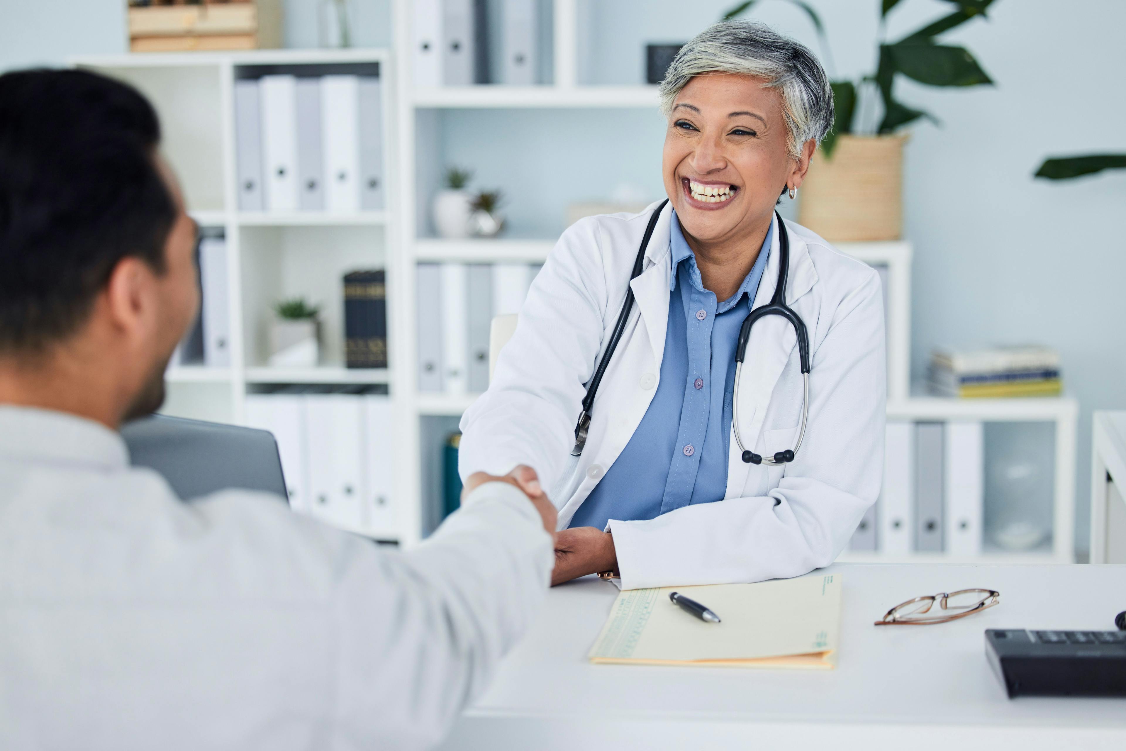 Physicians are only staying in their first job for two years, on average: ©Nadial - stock.adobe.com