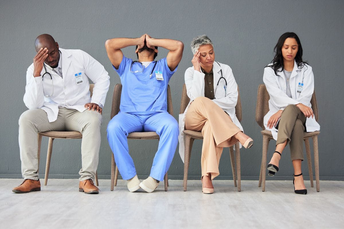 Frustrated doctors: ©MBam - stock.adobe.com