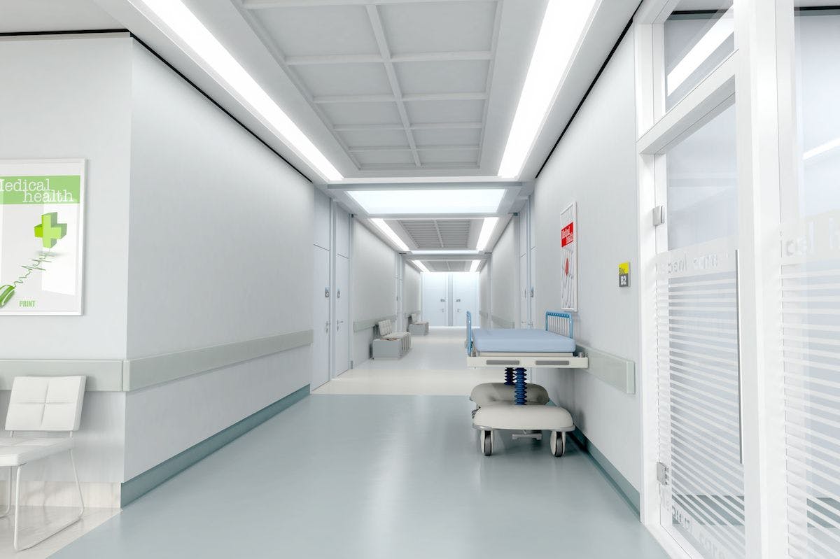 empty hospital corridor: © FrankBoston - stock.adobe.com