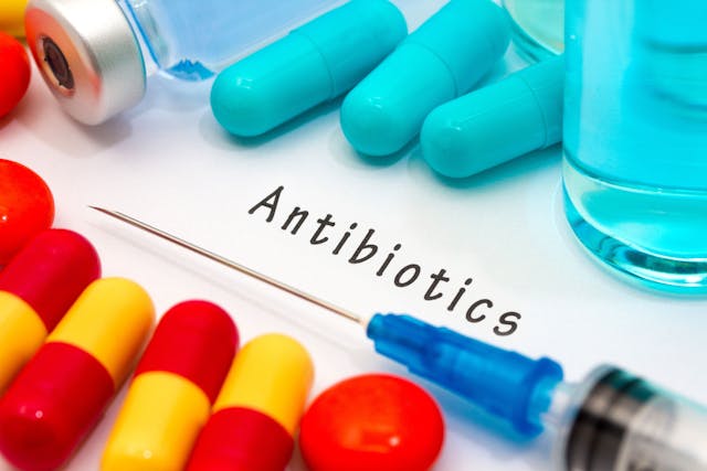 Antibiotics for lower respiratory infection: ©Greenapple78 - stock.adobe.com